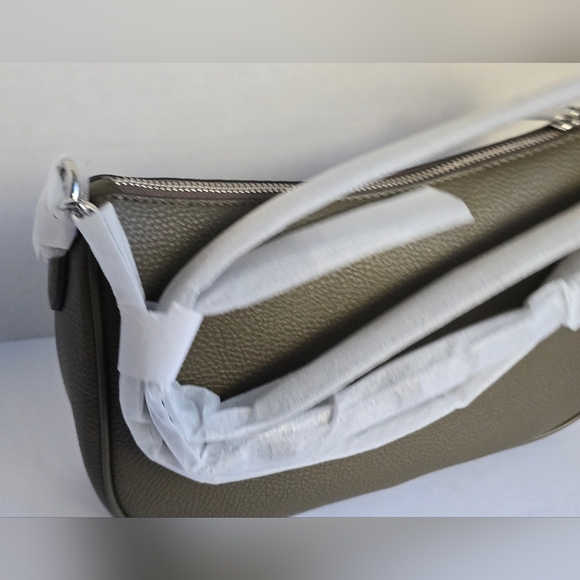 Michael Kors Olive Green Las Vegas Carmela Crossbody NWT - Picture 4 of 13